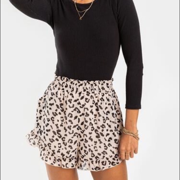 BNWT Leopard Shorts - Picture 4 of 4